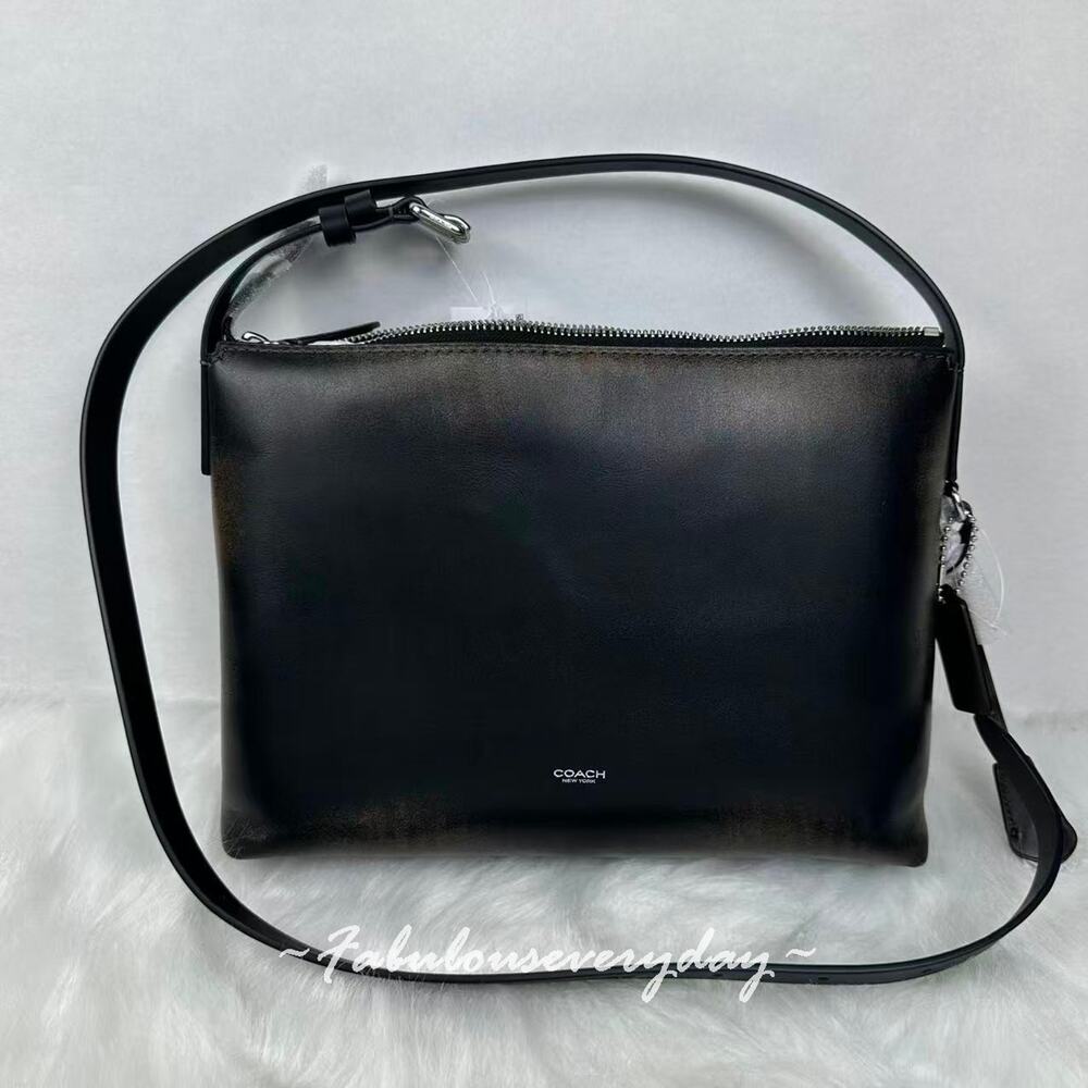 Coach Men Mott Messenger Bag 33 In Loved Leather Black/Light Tan CDU79 NWT